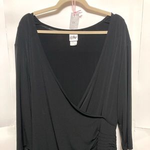 Flattering Black Ruched 3/4 sleeve Blouse